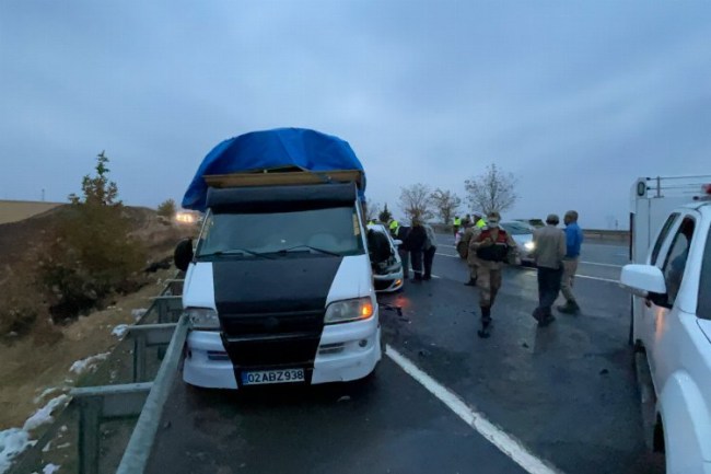 Adıyaman'da kaza: 5 kişi yaralandı