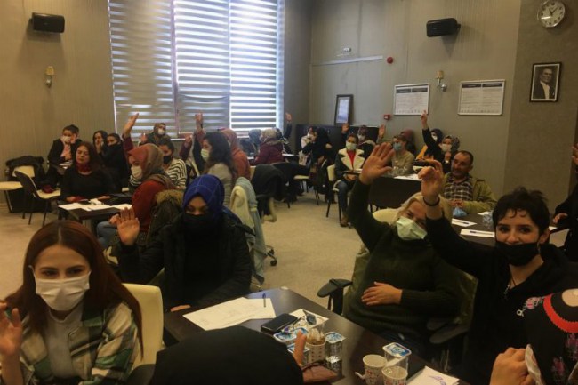 Kütahya'da sanayiye kadın eli değiyor