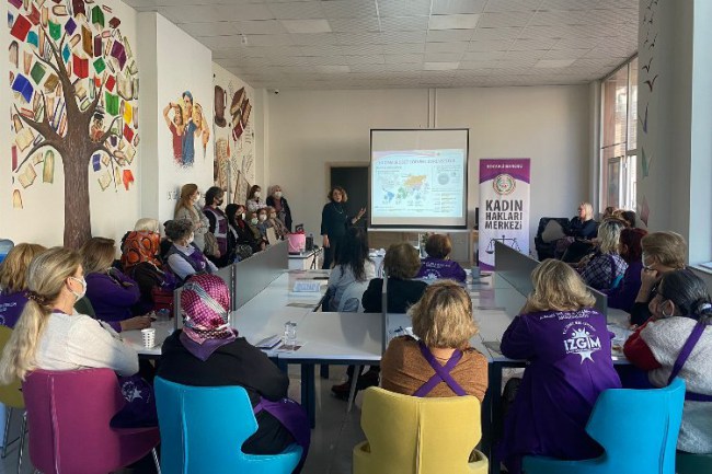 Kocaeli İzmit'te kadınlara özel seminer verildi