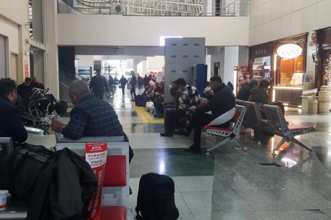 Batman İstanbul uçuşlarına lodos rötarı