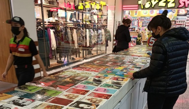 Ereylin AVM kitap fuarı indirimlerle açıldı