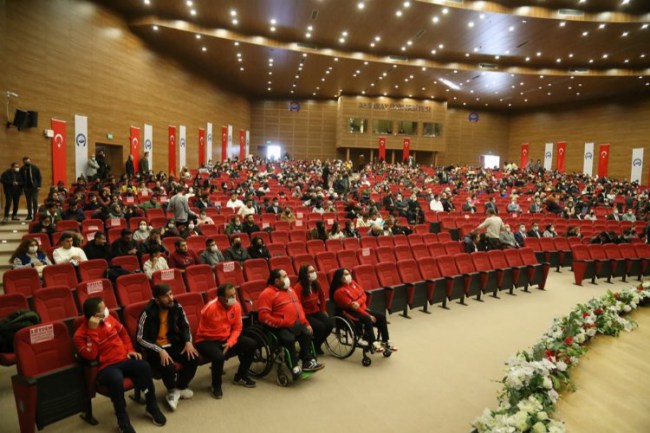 Engelsiz Kütüphane ile engeller aşılıyor