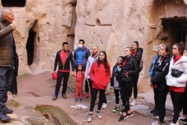 Belediyespor Kadın Voleybol takımından Niğde turu