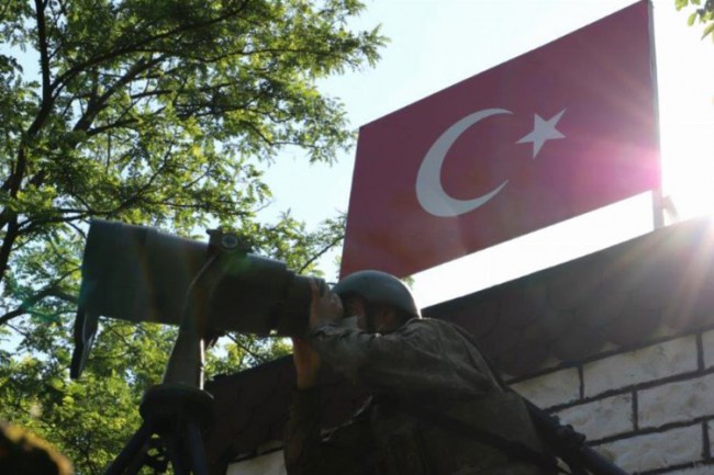 Edirne sınırında 6'sı FETÖ mensubu 9 kişi yakalandı