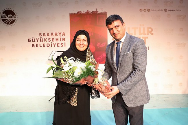 İkbal Gürpınar, Sakarya'da sanatseverlerle buluştu