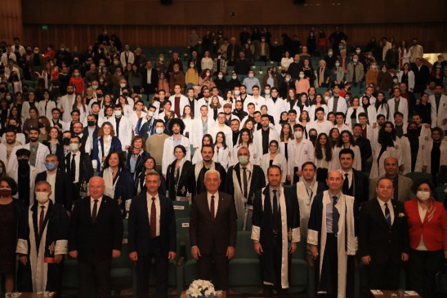 Muğla'da hekimler beyaz önlüklerini giydi