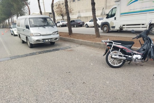 Adıyaman'da minibüs motosiklete çarptı: 1 yaralı