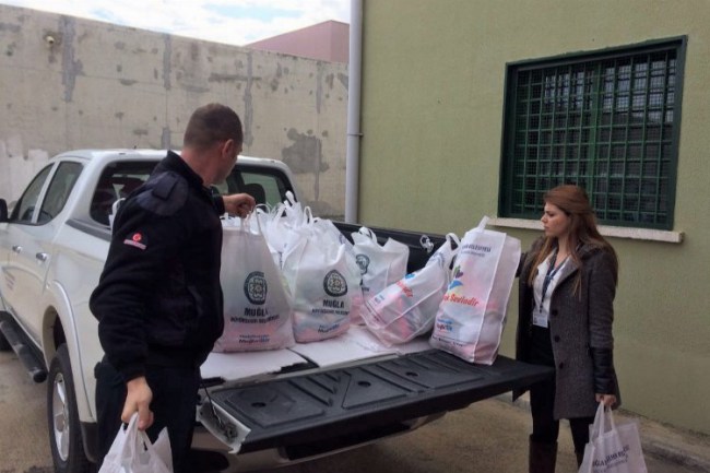 Muğla'da 'Mor Yaşam' projesi ile 1300 hijyen paketi desteği