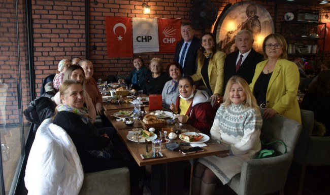 Alaplı’da CHP’li Kadınlar kahvaltıda buluştu