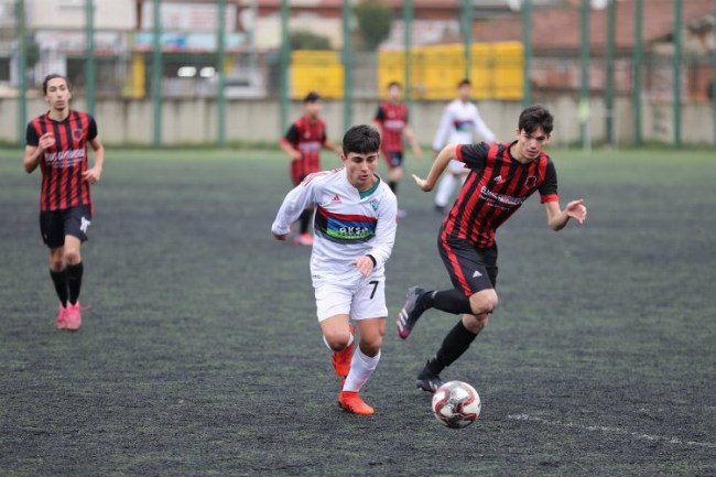 Gemlik Belediyespor U18'e galibiyetle başladı