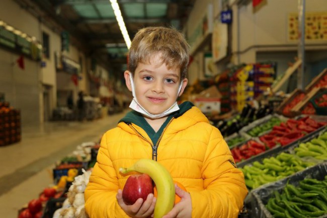 Kocaeli'nde öğrenciler hal binasını gezdi