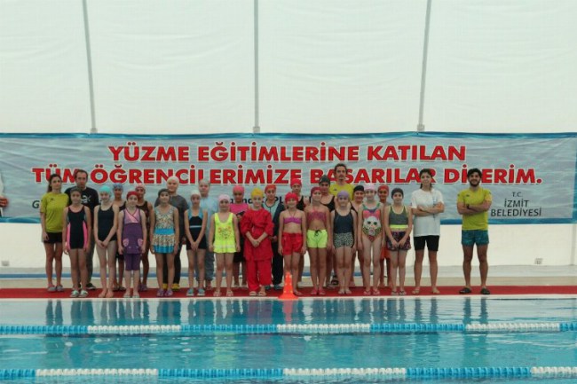 İzmit'te ‘Yüzme Bilmeyen Kalmasın' projesi devam ediyor
