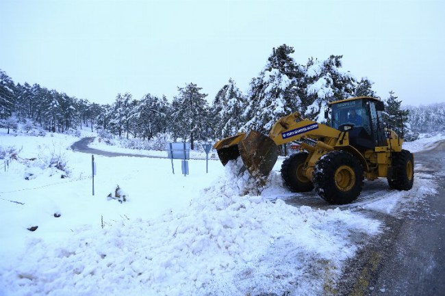 Muğla'da karla mücadele devam ediyor