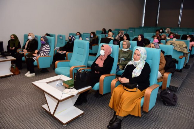 Bursa Yıldırım'da yeni yazarlar yetişiyor