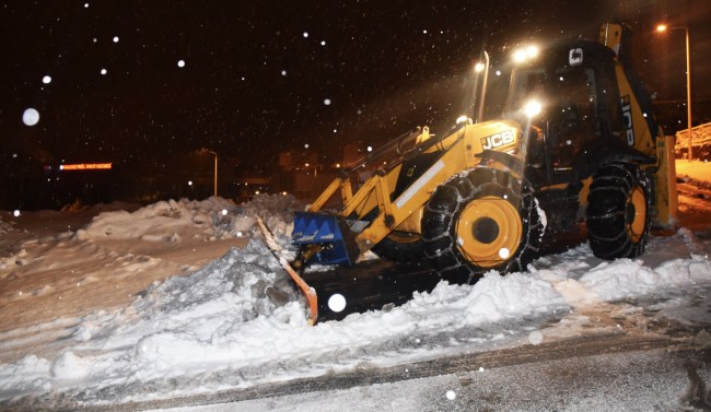 Kdz.Ereğli Belediyesi kar ile gece boyu mücadele etti