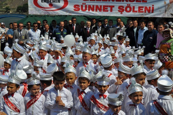 ERDEMİR'den sünnet şöleni