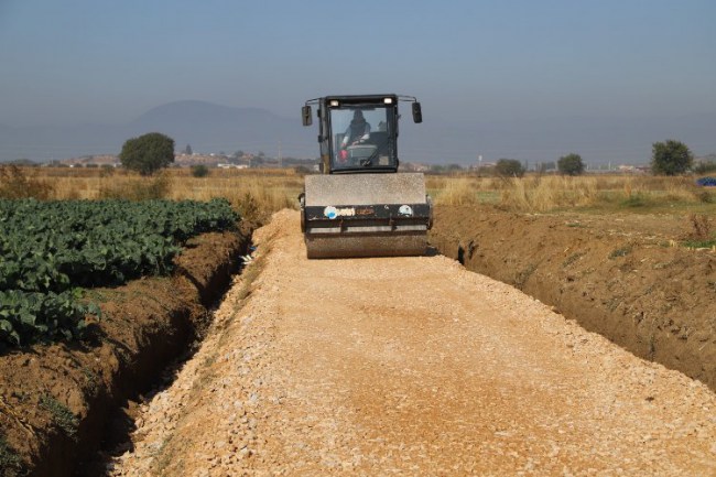 İzmir Menderes'te yeni üretici yolları
