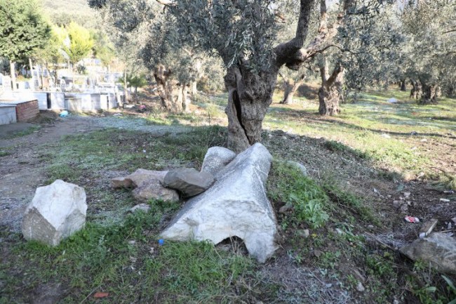 Bursa Gemlik'te lahit kapağı bulundu