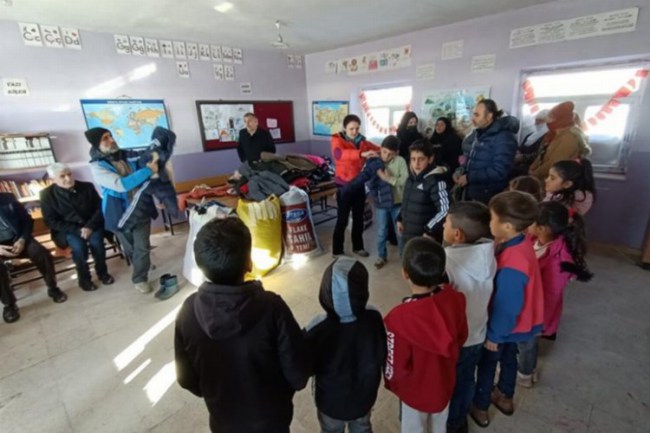 Bursa İnegöllü dağcılar Bitlis'te yürekleri ısıttı