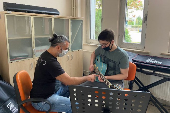 Pandemi sanata engel değil