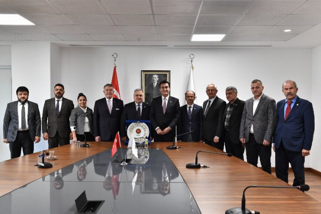 Bursa Osmangazi Belediye Başkanı Dündar, muhtarlarla buluştu