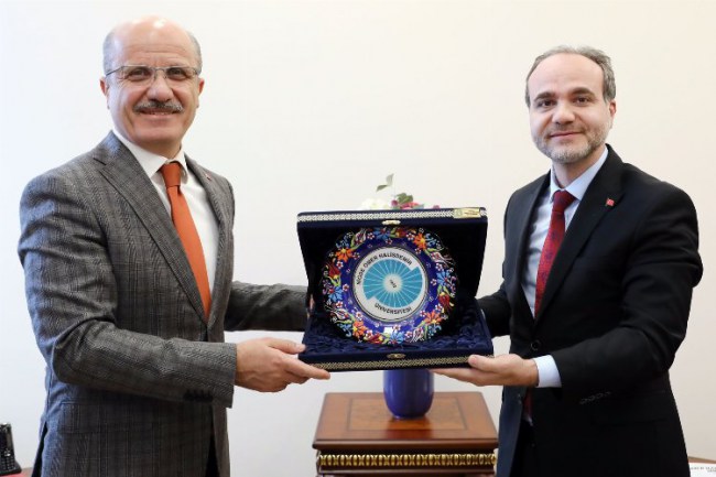 Rektör Uslu YÖK başkanını ziyaret etti