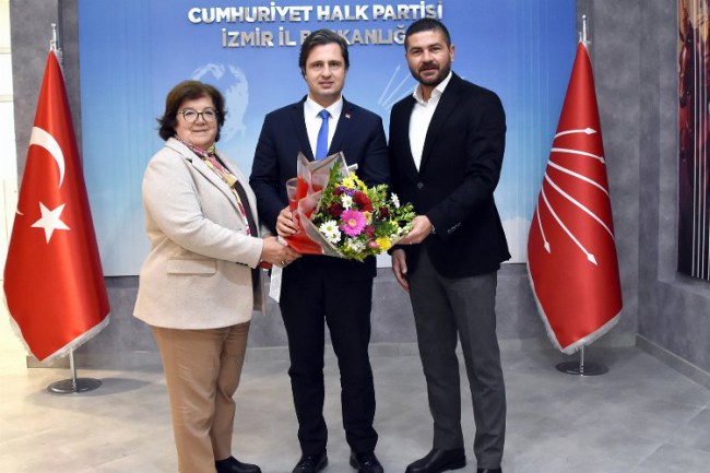 Foça'dan CHP İzmir İl Başkanlığına ziyaret