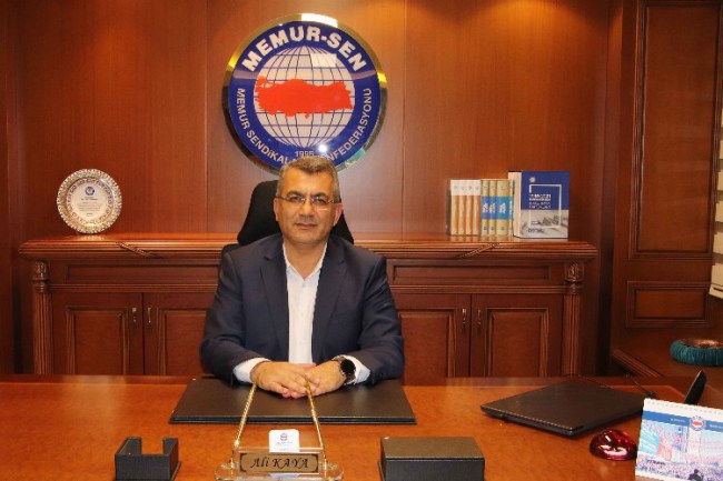 Eğitim-Bir-Sen İzmir : "Sözleşmeli öğretmenlik ve mülakat kaldırılmalı"