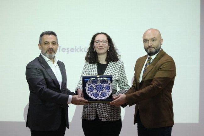 Bursa AB Bilgi Merkezi ve BTÜ'den ‘Sosyal Medya ve Dezenformasyon' etkinliği