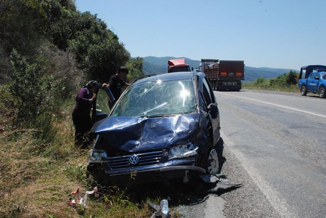 Alaplı Akçakoca yolunda feci kaza: 1 ölü 14 yaralı