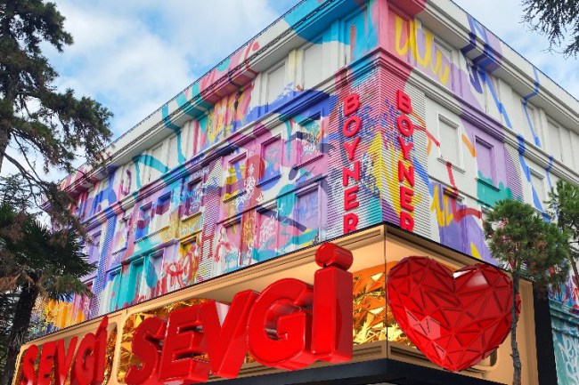 Boyner'den 'Anamorfik Tılsımlı Yeni Yıl Dilekleri' çalışması