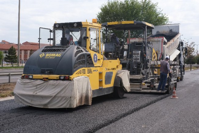 Kütahya'da 1 yılda 65 bin ton asfalt serimi yapıldı