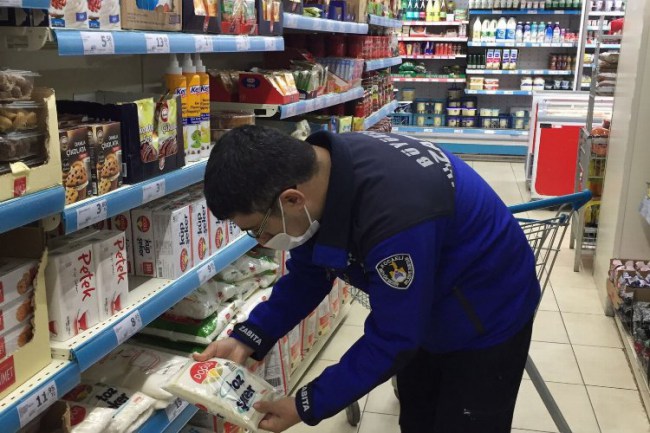 Kocaeli Kartepe ve Derince'de market denetimi