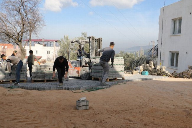 Manisa Karakoca'da üstyapı çalışmaları başladı