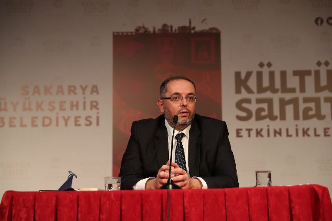 Sakarya AKM'de yakın tarih konuşuldu