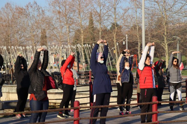 Kocaeli İzmitli kadınlar sağlık için yürüdü