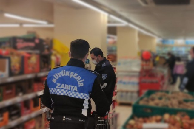 Gaziantep'te zabıtadan kasa ve raf denetimi