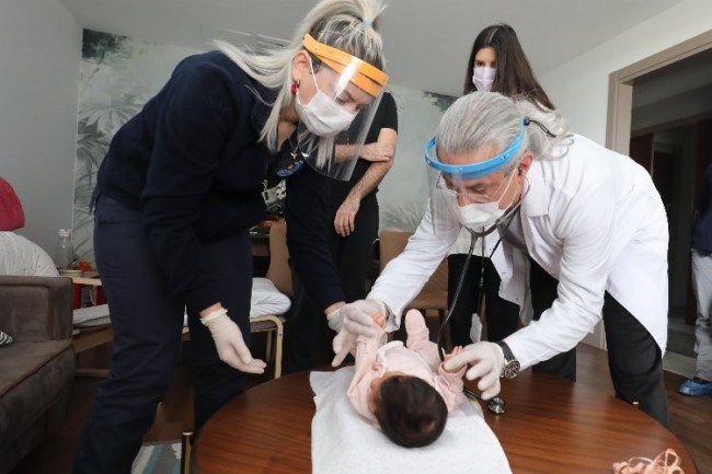 İzmir Gaziemir'de evlere sağlık hizmeti