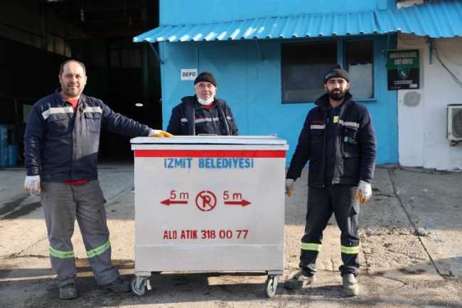 Kocaeli İzmit'te kendi ürettiği çöp konteynerlerini kullanacak