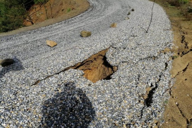 Manisa Çakaldoğanlar ve Burhan Mahallelerinde taşkınların önüne geçildi