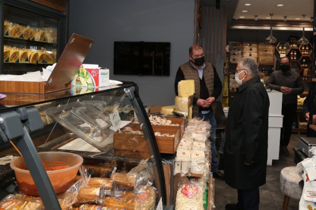 Memduh Büyükkılıç'tan kapalı çarşı esnafına ziyaret