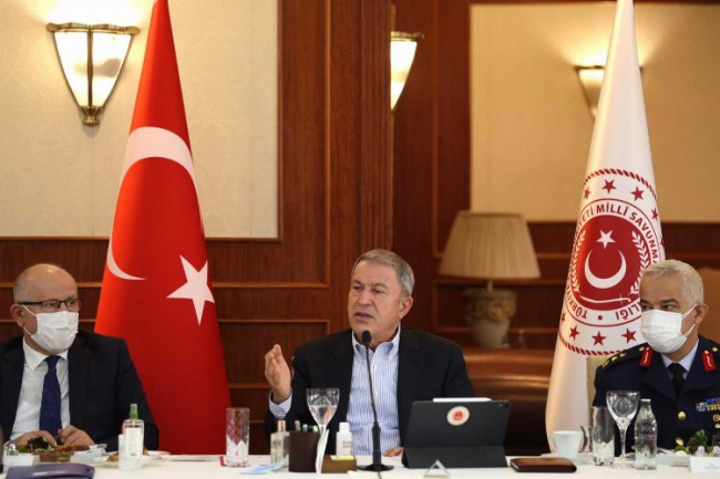 Bakan Akar'dan Yunanistan'a uyarı!