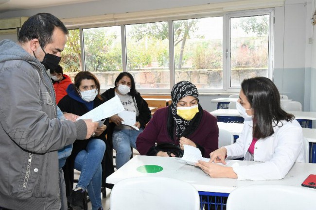 İzmir Karabağlar'da eğitime kesintisiz destek