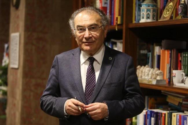 "Kişi zayıf yönlerini de bilmeli"