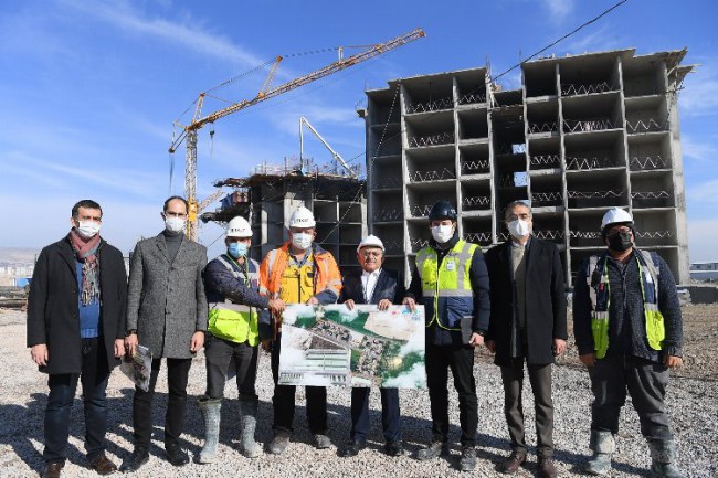 Başkan Büyükkılıç Kayseri'deki 200 milyon TL'lik Kentsel Dönüşüm Projesi'ni yerinde inceledi