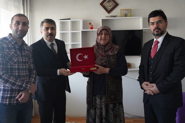 Bursa Yıldırım'da şehit annesine ziyaret