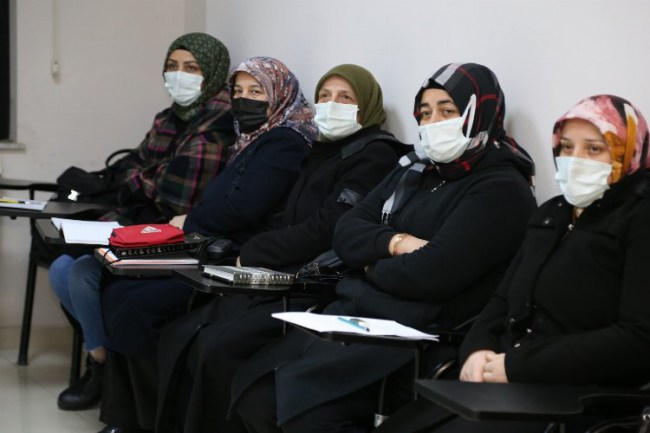 Kocaeli'nde hasta bakıcılar KO-MEK ile daha bilinçli