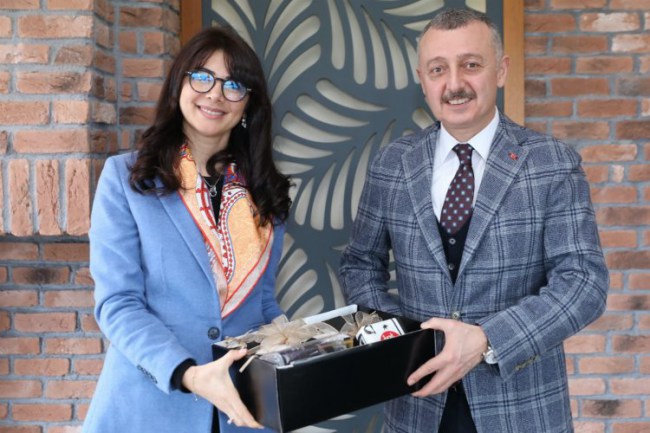 Kocaeli'nde Başkan Büyükakın, kadın yöneticilerle bir araya geldi