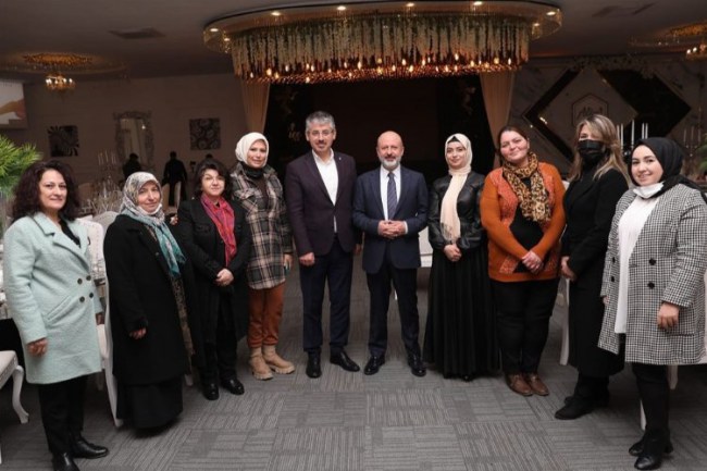 Kayseri Kocasinan'da projelerini mahalle başkanlarına anlattı