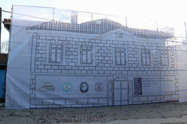 Manisa Salihli'de Atatürk Evi'nde restorasyon sürüyor